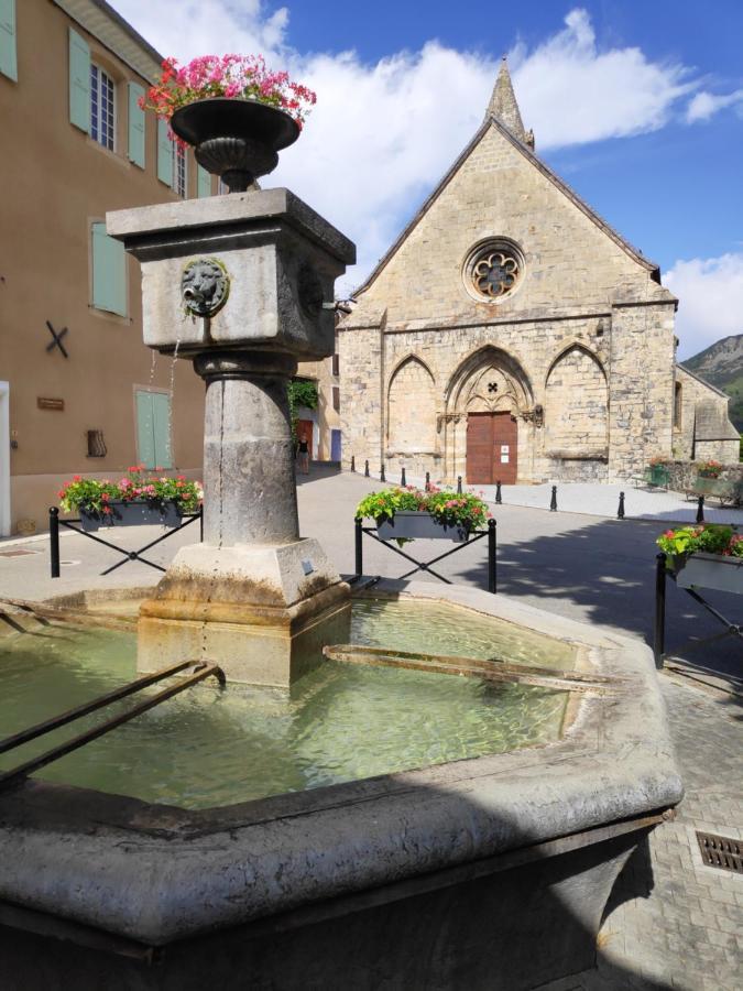 Gite La Taniere Des Alpes Bayons Eksteriør bilde